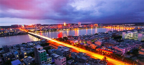 在轮台县加盟斐太浓烘焙坊店竞争大吗